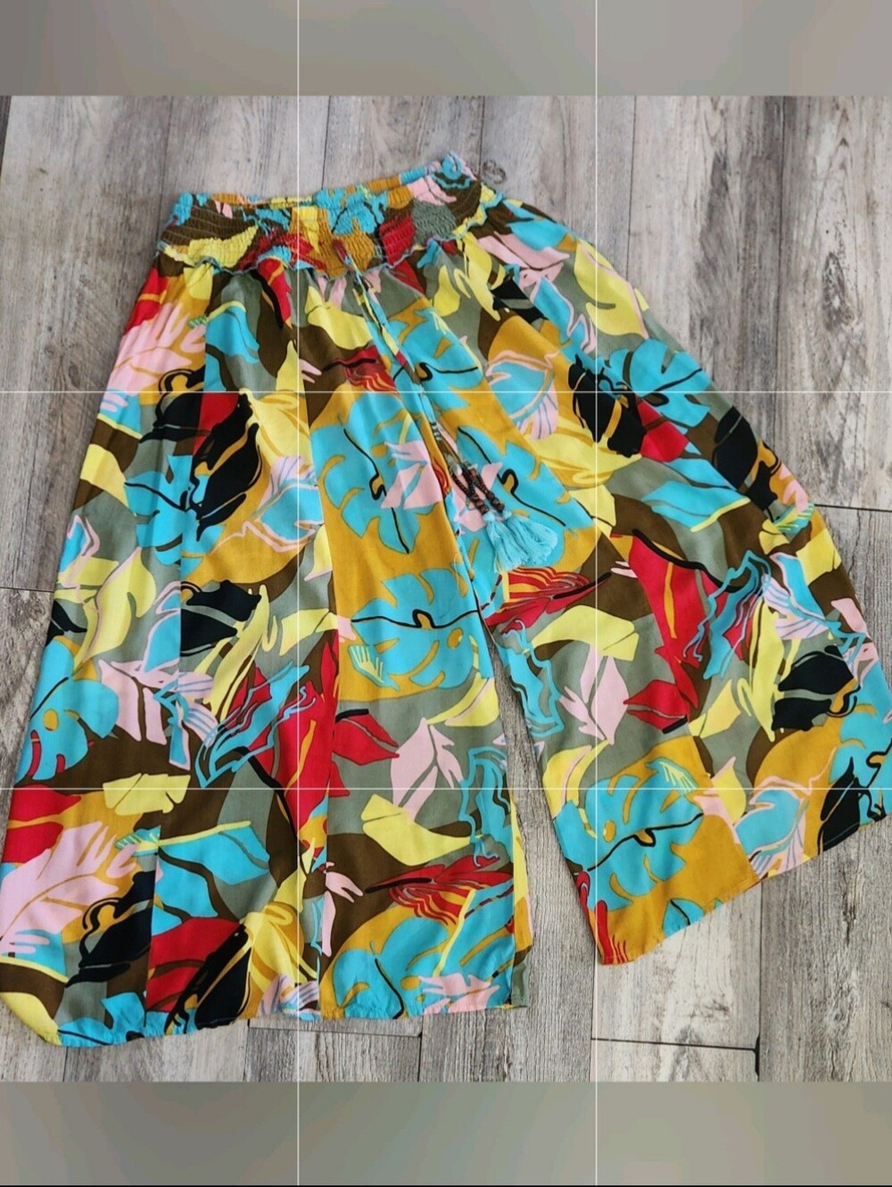 True Destinations multi-color tropical print palazzo wide leg pants